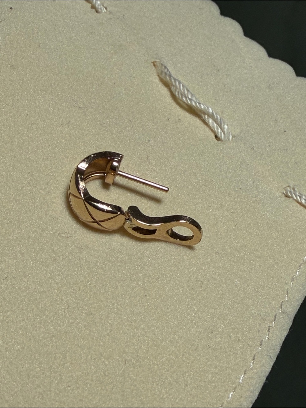 Coco Crush Clip On channel Earring 18k